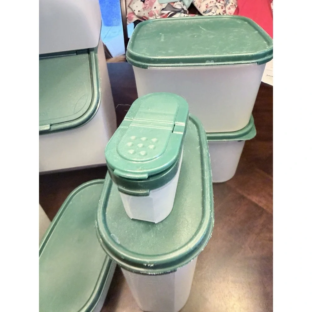 Tupperware Modular Mates Set Of Nine With Lids Green